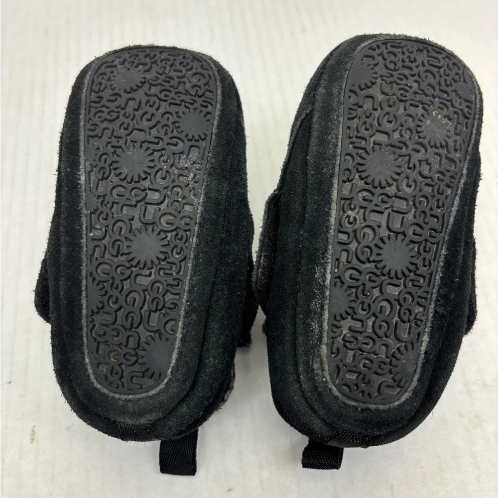 UGG Black Kids Cozy Slipper Booties, 4-5 baby, box 36